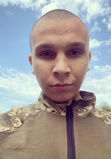 Влад из Константиновки, ищу на сайте знакомства на одну ночь