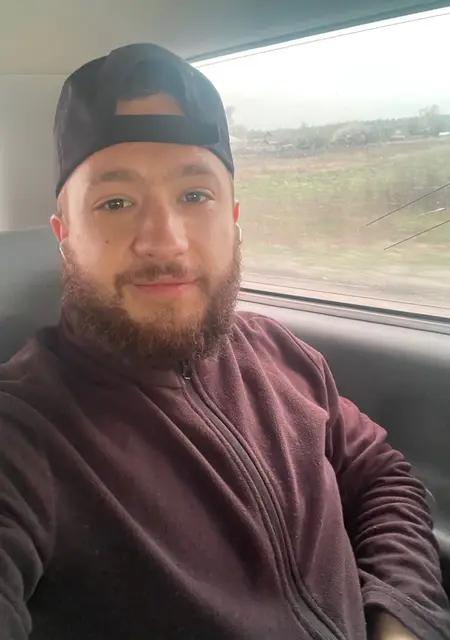 Я Рома, 29 років, знайомлюсь без зобов'язань у Сніжне