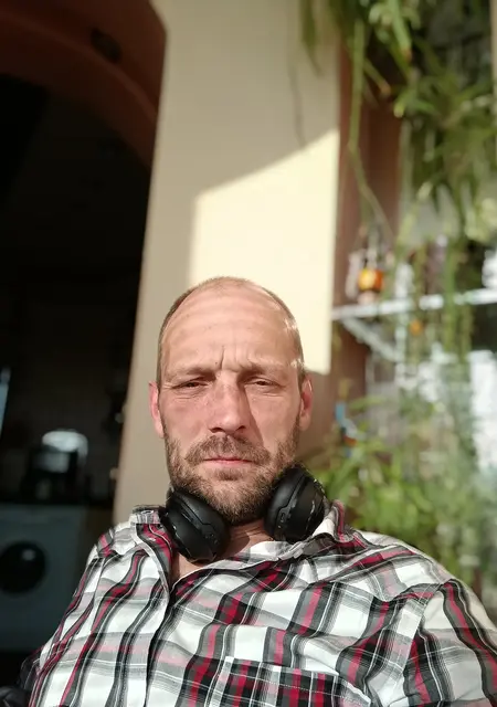 Иван из Новолукомля, мне 44, познакомлюсь для приятного времяпровождения