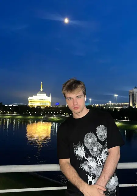 Алексей из Караганды, мне 22, познакомлюсь без обязательств