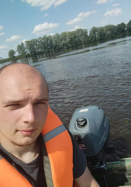 Я Александр, 25, из Речицы, ищу знакомство для приятного времяпровождения