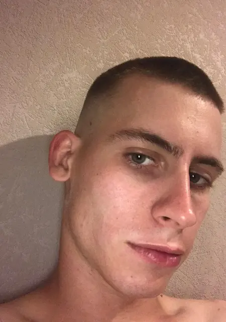 Ванічка з Ужгород, мені 24 років, познайомлюсь для вірт