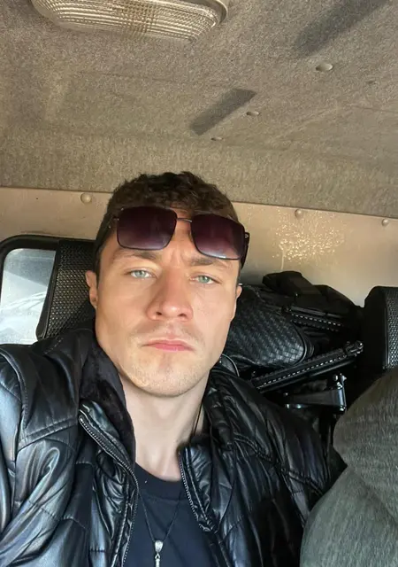 Я Павел, 28, из Бердянска, ищу знакомства без обязательств