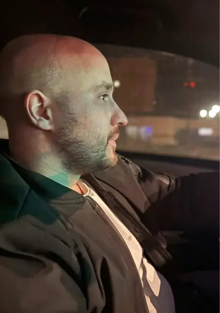 Андрей из Бухареста, мне 31, познакомлюсь для приятного времяпровождения