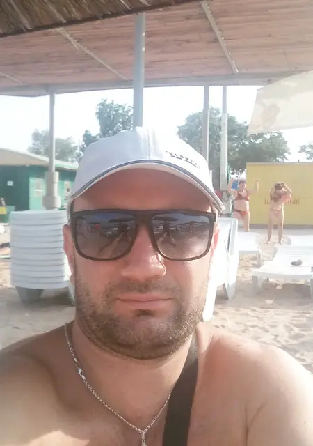 Томас з Новомосковськ, мені 42 років, познайомлюсь для приємного проведення часу