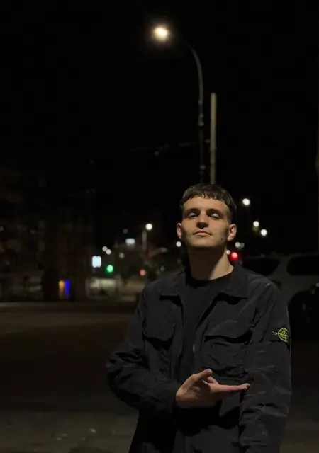 Я Андрей, 22, из Вышгорода, ищу знакомства без обязательств
