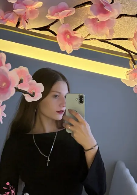 Я Елизавета, 18, знакомлюсь на одну ночь в Алматы