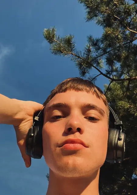 Я Арсений, 19, из Гродно, ищу знакомства без обязательств