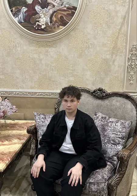 Bronislaw из Бербанк, мне 18, познакомлюсь для общения