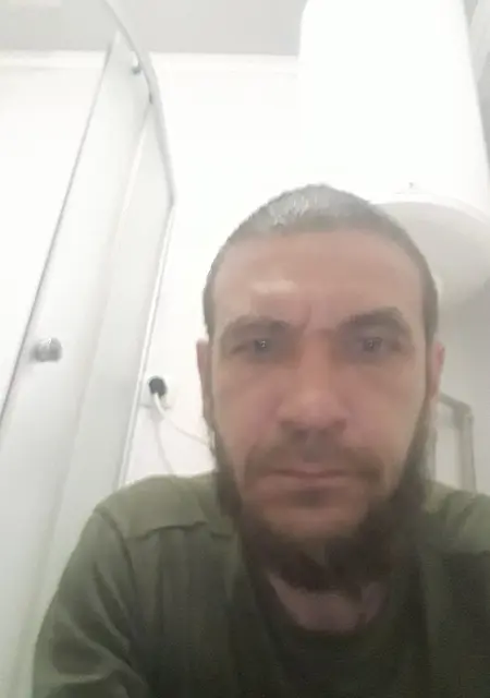 Александр из Лозова, мне 44, познакомлюсь для общения