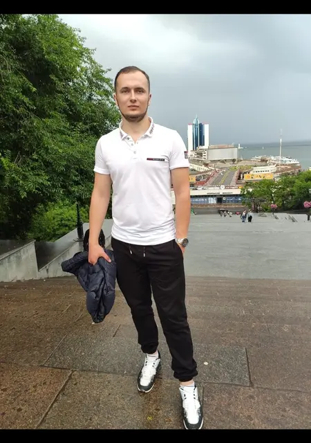 Я Михаил, 27, из Черновцов, ищу знакомства без обязательств