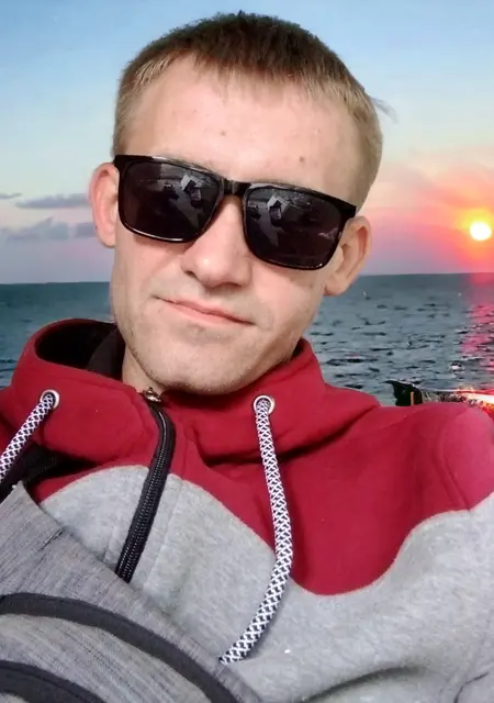 Веталь з Золочів, мені 33 років, познайомлюсь для спілкування