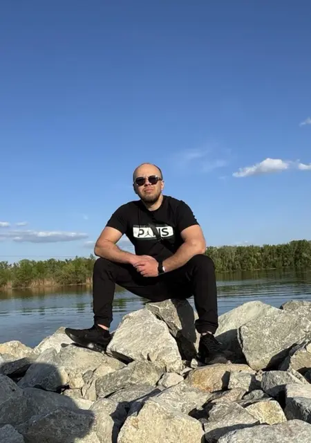 Виктор из Киева, мне 36, познакомлюсь для общения