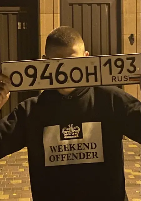 Я Санечек, 18, из Амстердама, ищу знакомства без обязательств