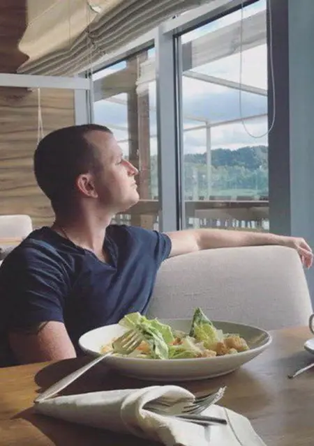 Костя з Луцька, шукаю на сайті приємне проведення часу