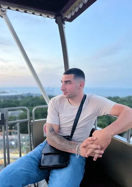 Я Михаил, 25, знакомлюсь без обязательств в Одессе