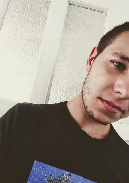 Я Максим, 24, знакомлюсь без обязательств в Глубоком