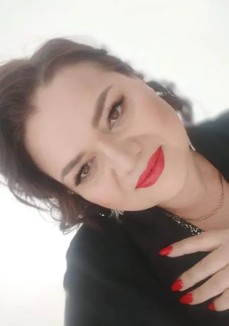 Я Марина, 47, знакомлюсь для открытые отношения в Астане