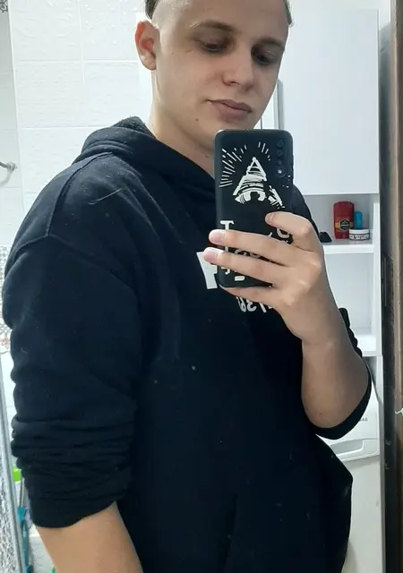 Макс из Ирпени, мне 24, познакомлюсь для открытые отношения