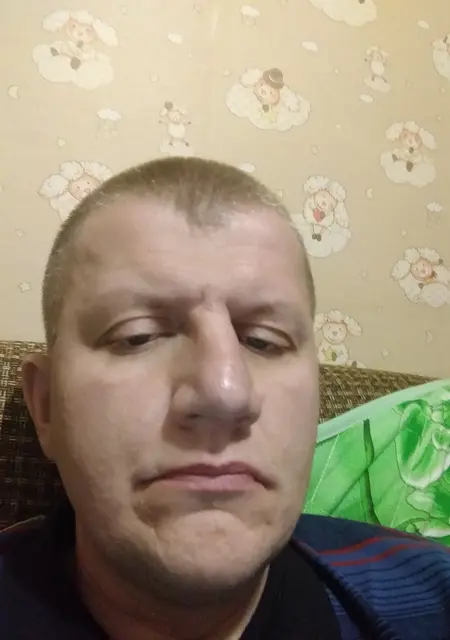 Я Денис, 44, из Гатово, ищу знакомство для постоянных отношений