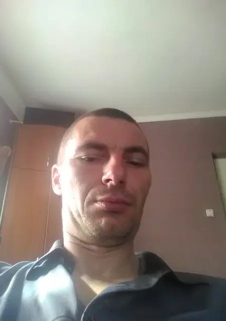 Я Yaroslav, 25 років з Novovolynsk, шукаю знайомства на одну ніч